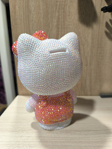 Игрушки копилки из страз (3 фото из 4)