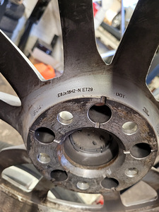 Audi orig r18 (1 foto / 3)