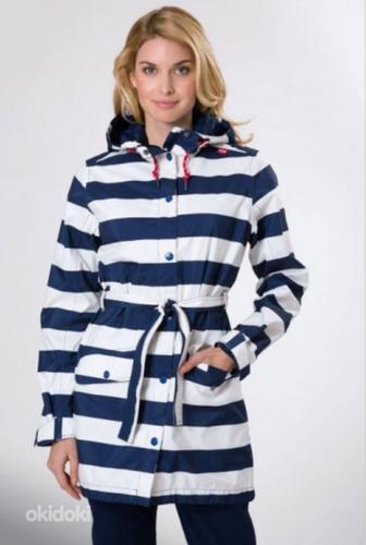 Helly hansen triibuline mantel