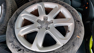 Audi a6 c6 R18 Original Valuveljed (3 foto / 8)
