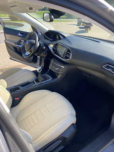 Peugeot 308 (8 foto / 8)