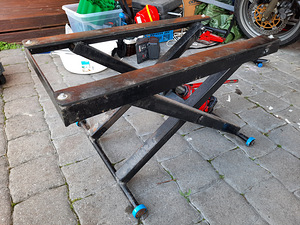Mootorratta tõstuk (2 foto / 3)
