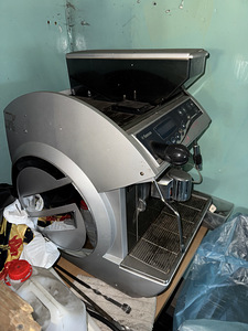 Saeco CAP002 B täisautomaatne espresso ja kohvimasin (4 foto / 6)