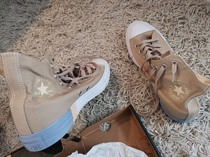 Новые кеды CONVERSE р. 41 (2 фото из 3)