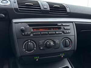 BMW 116i manuaal (6 foto / 10)
