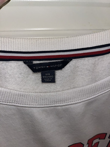 Tommy Hilfiger (2 foto / 3)