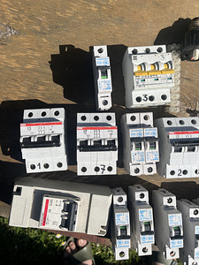Suur elektrimaterjalide komplekt – ABB, GE, Berke (9 foto / 10)