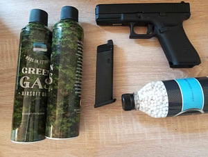 Airsoft glock 17 gen 4 WE (1 foto / 3)
