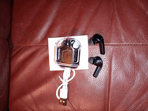 Kõrvaklapid mikrofoniga BLUETOOTH uus pakendis (2 foto / 7)