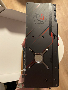 ASRock Radeon RX 6800 XT (3 foto / 4)