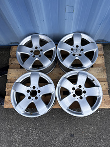 Mercedes Benz 16” veljed (1 foto / 3)