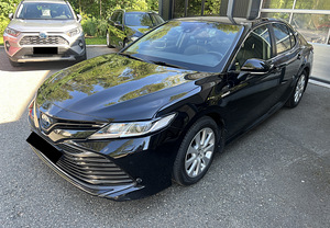 Аренда автомобиля для такси BOLT TOYOTA CAMRY HYBRID LPG (2 фото из 3)