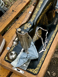 Sewing machine / Швейная машинка/ õmblusmasin (3 фото из 10)