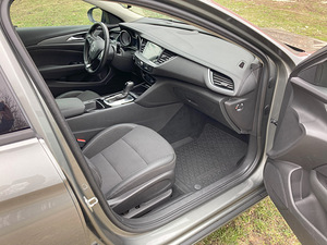 Opel Insignia 2.0 125kW (7 foto / 12)