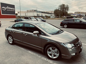 Honda Civic (2 foto / 10)