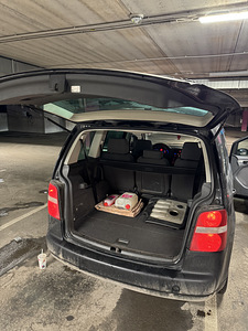 Volkswagen Touran 2.0 tdi 103kw manual (3 foto / 10)
