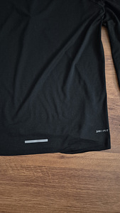 Nike Running Dri-FIT treeningpluus suuruses L (4 foto / 4)