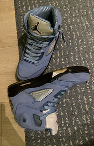 Air Jordan 5 Retro UNC University Blue (2 foto / 2)