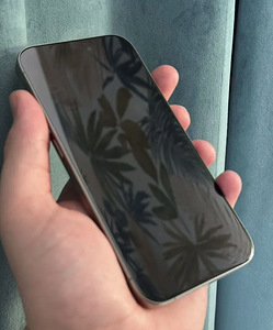 iPhone 15 Pro - Natural Titanium (4 foto / 4)