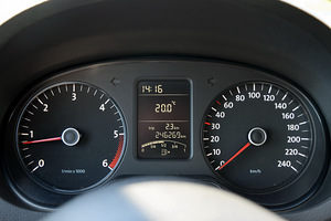 VW Polo (6 фото из 8)