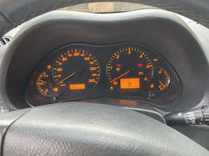 Toyota Avensis D4D T-25 93kw 2008 (2 foto / 5)