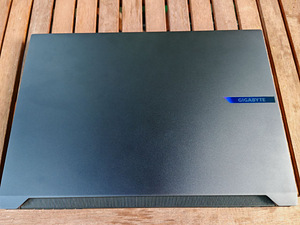 Sülearvuti Gigabyte AI 9 HX 370 AERO X16 16" QHD IPS 165 2TB (4 foto / 8)