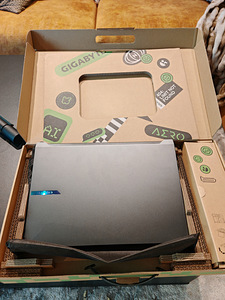 Sülearvuti Gigabyte AI 9 HX 370 AERO X16 16" QHD IPS 165 2TB (8 foto / 8)