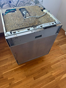 Посудомоечная машина встроенная Electrolux ESL8810RO 60 см