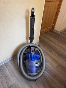 Пылесос Dyson DC32 animal pro (1 фото из 2)