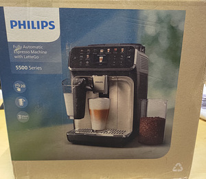UUS Philips Series 5500, kroomvalge - Espressomasin (3 foto / 5)