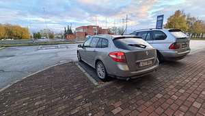 Renault Laguna (1 фото из 7)