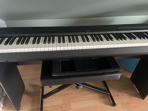 Digiklaver Yamaha P-45 (1 foto / 4)