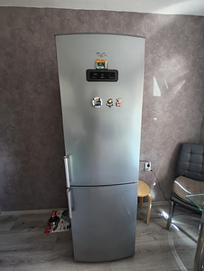 Холодильник Whirlpool (1 фото из 2)