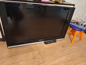 32 Samsungi teler (1 foto / 2)