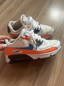 Кроссовки Nike (1 фото из 4)