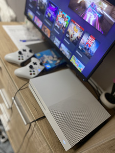Xbox one s 1tb limited edition (2 foto / 4)