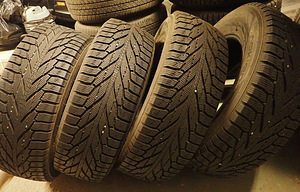 215/65/17 Nokian R2 lamellrehvid 7-8mm (1 foto / 1)