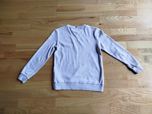 Tommy Hilfiger Оригинал Свитер (140) (1 фото из 2)