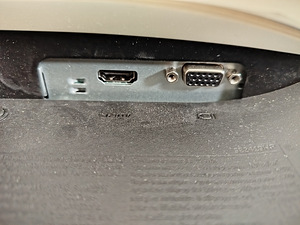 Dell monitor (4 foto / 5)