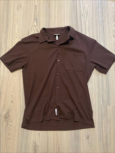 H&M brown shirt