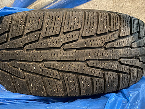 Suverehvid Nokian 225/60 R17 103R XL (2 foto / 3)
