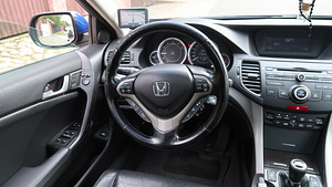 Honda Accord Executive Advanced (9 foto / 15)