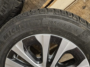 Шины Toyota новые и оригинальные диски 100x5; 195/65 r15 (6 фото из 9)