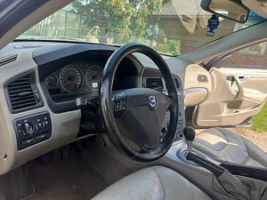 Volvo S60 2004 (6 фото из 15)