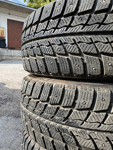 Зимние шины 215/55 R16 (7 фото из 7)