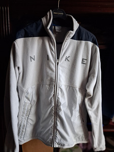 Nike spordijakk (1 foto / 3)