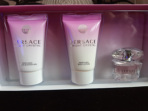Мини-набор Versace Bright Crystal (3 фото из 3)