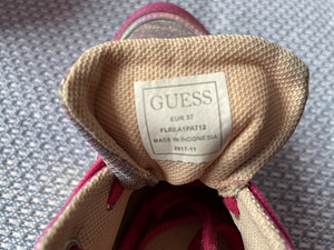 Guess tossud,37 (7 foto / 9)