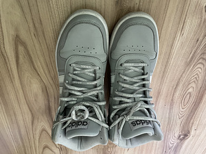 Adidas nahast tossud,40 (7 foto / 9)