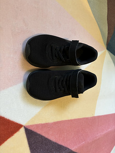 Nike krossovki,34 (5 фото из 5)